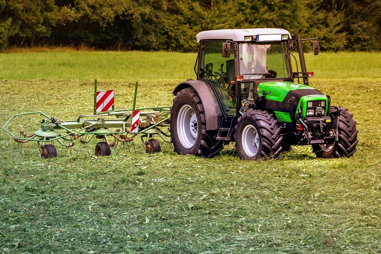tractor, nature, mower, pasture, meadow, agriculture, mow, harvest, grass, arable, technology, machine, agricultural machine, field, work, landscape